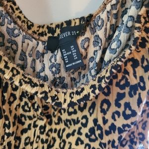 Forever 21 Tops - Leopard print shirt π€ Forever 21 Tops - Leopard print shirt π€
